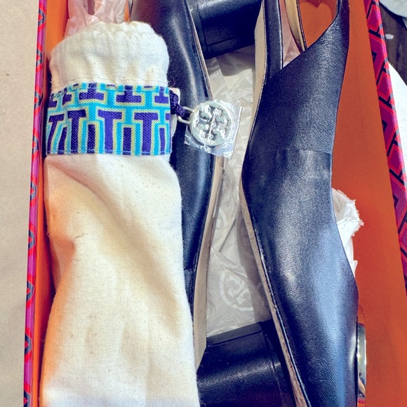 Tory Burch Caterina 4m Slingback- Nappa Leather. Color Perfect Navy. Style 37961 - Picture 13 of 13